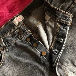 4/$30 🌈 Levi 501 jeans!